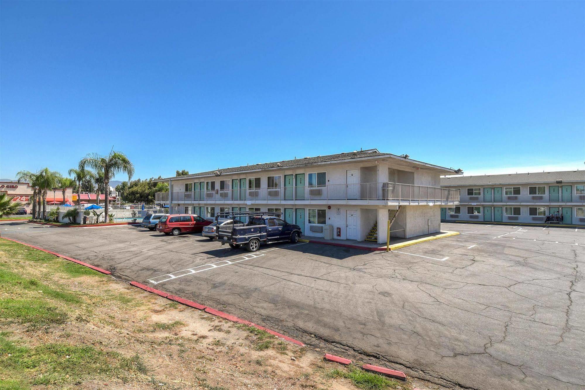Motel 6-Fontana, Ca エクステリア 写真