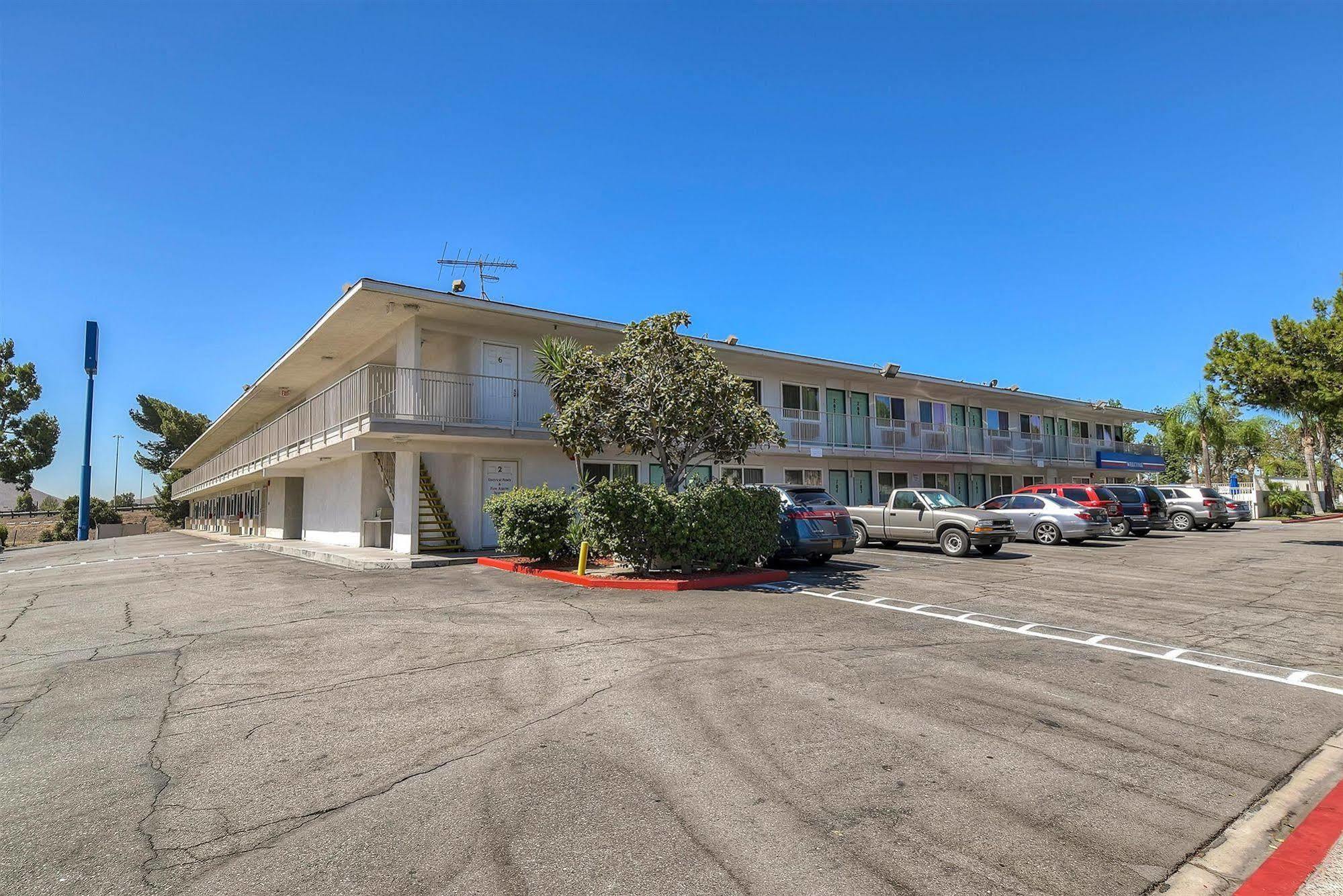 Motel 6-Fontana, Ca エクステリア 写真