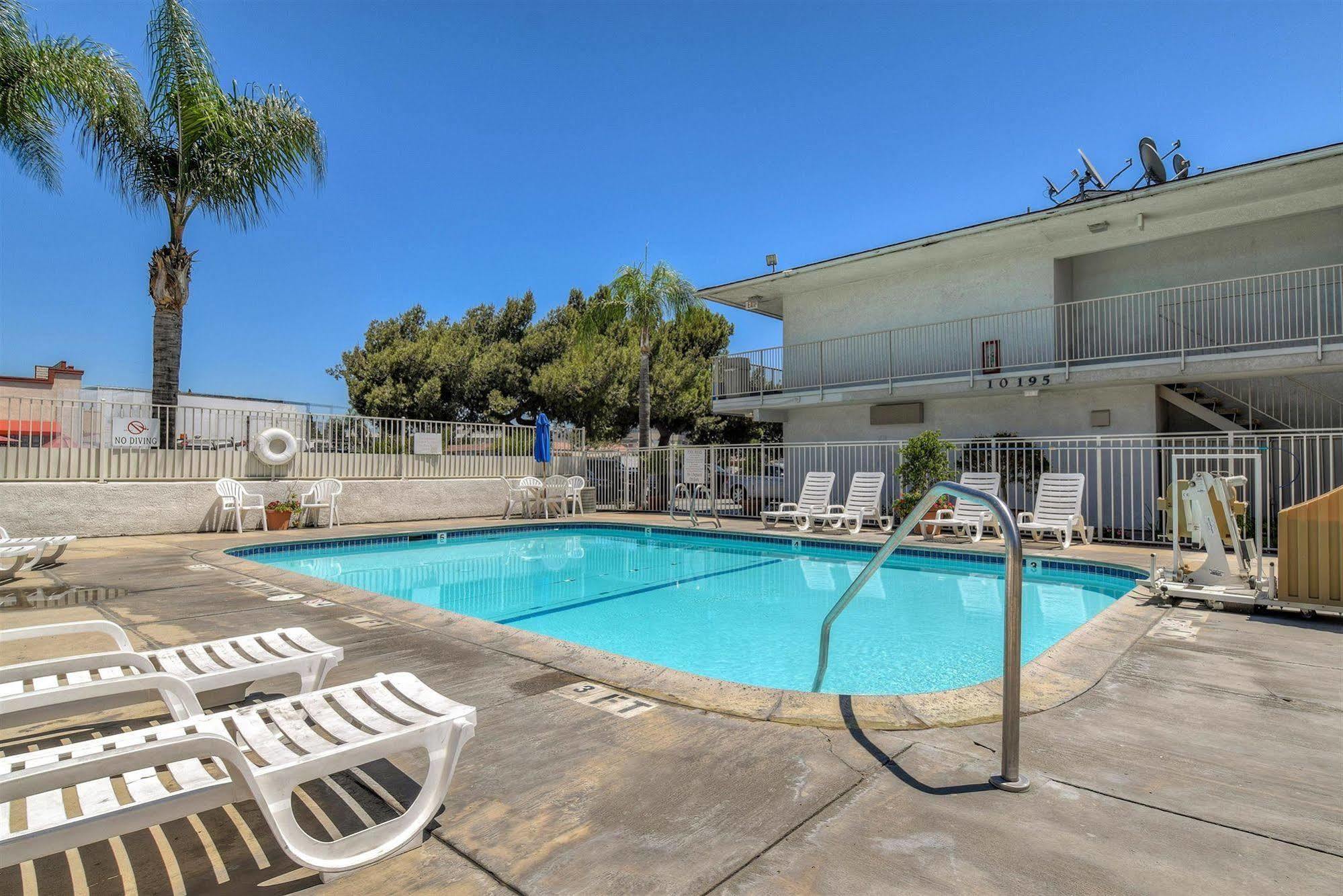 Motel 6-Fontana, Ca エクステリア 写真